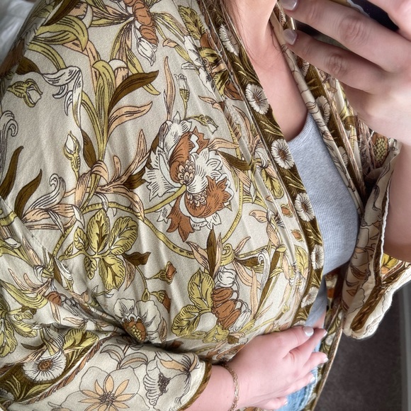 Jen’s Pirate Booty Paradise Kimono OS - Picture 6 of 11